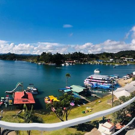 Aptos Vista Al Embalse, Frente Al Lago, Restaurantes, Bares Guatape Ngoại thất bức ảnh
